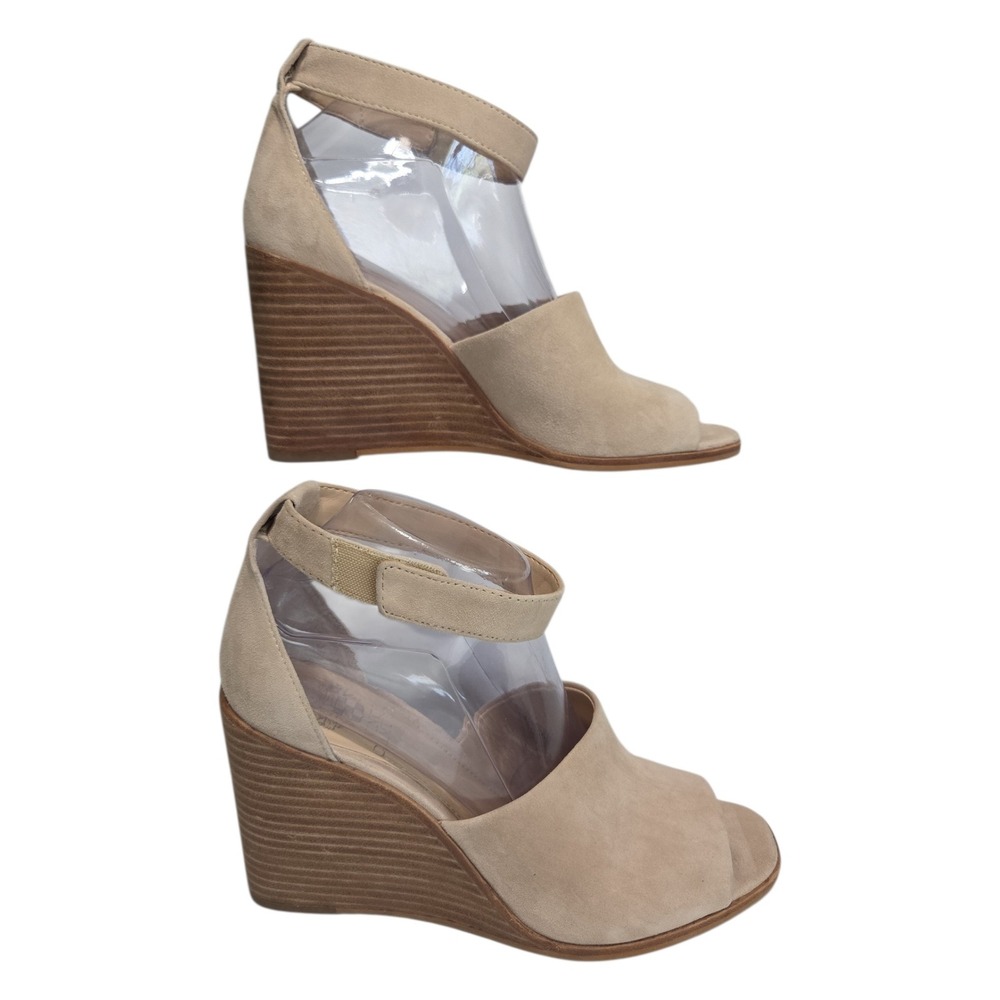Vince Camuto Deedriana Beige‎ Suede Peep Toe Wedge Sandals Ankle Strap 8.5M